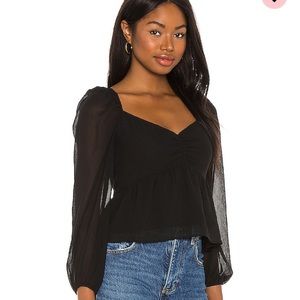 ASTR THE LABEL longe sleeve sweetheart top